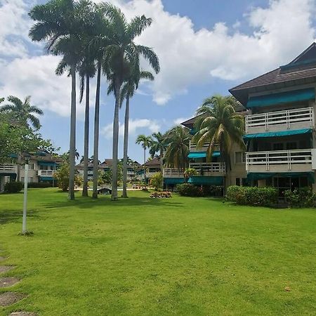Chalet Cassie Apartment มอนเทโกเบย์ ภายนอก รูปภาพ