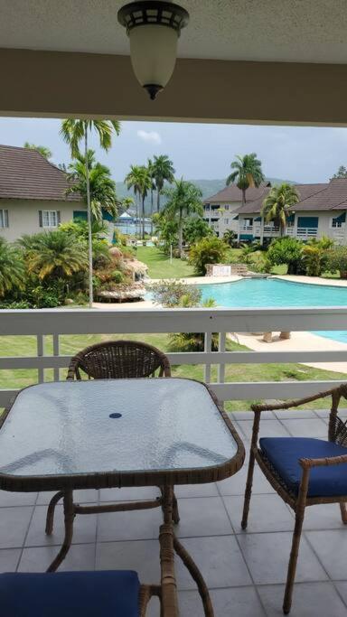 Chalet Cassie Apartment มอนเทโกเบย์ ภายนอก รูปภาพ